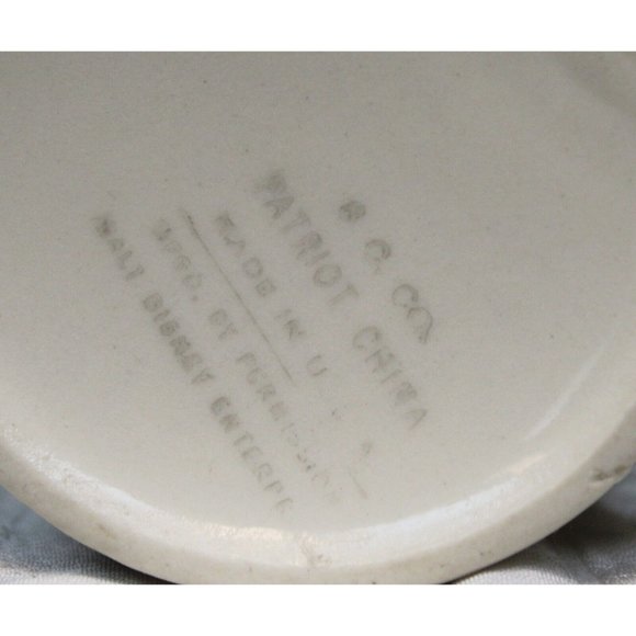 VTG 1930s Walt Disney Three Little Pigs Small Mug Patriot China Wolf Music Dance - Picture 10 of 10